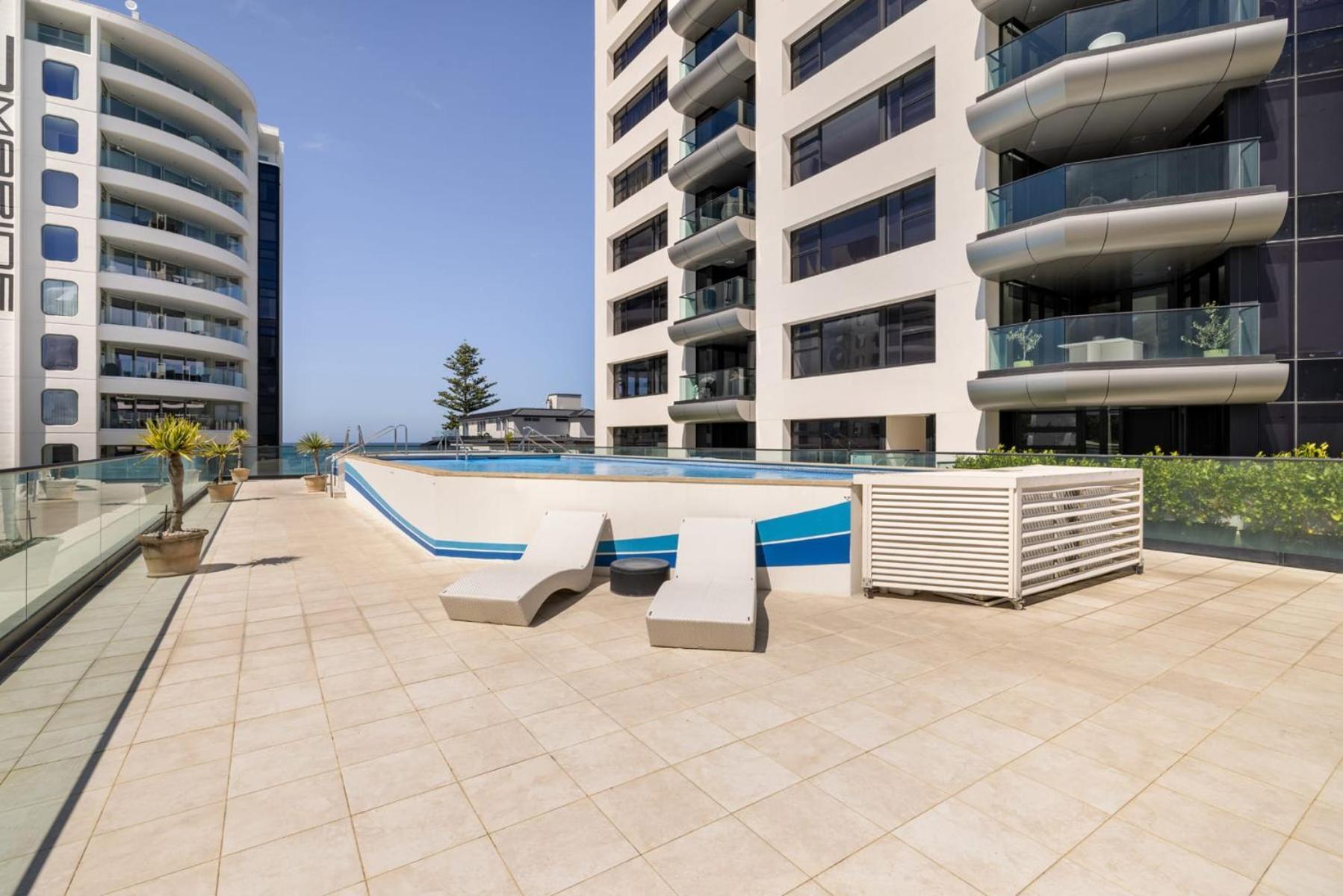 Luxury Ocean & Harbour Views - Heated Pool, Main Beach & Gym Mount Maunganui Exterior photo