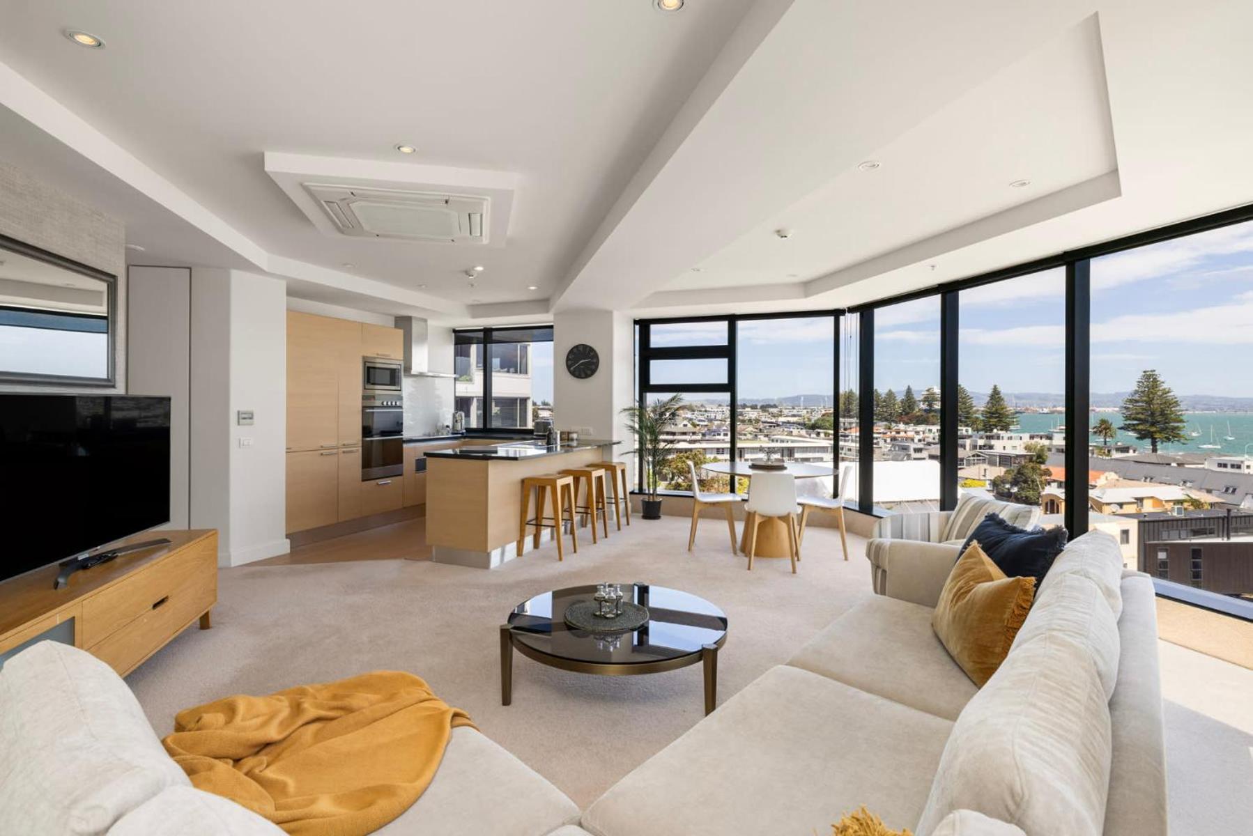 Luxury Ocean & Harbour Views - Heated Pool, Main Beach & Gym Mount Maunganui Exterior photo